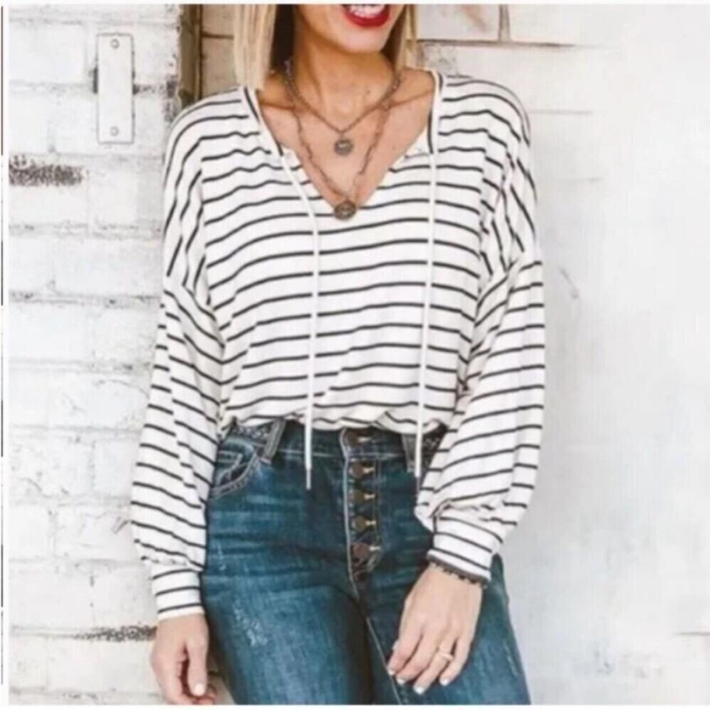Cabi Relax Game Day white black striped tie balloon sleeve knit top Medium #5746